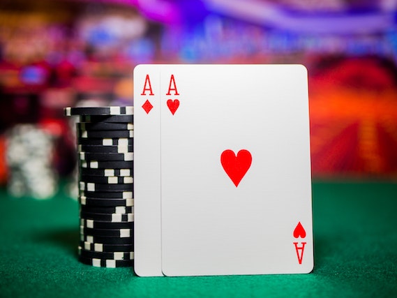 What Are The Professional Strategies To Win Online Poker Game?